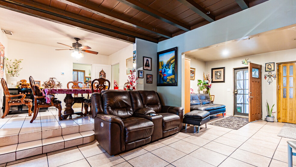 More Photos Of 4656 Floral Dr, Los Angeles Industrial For Sale