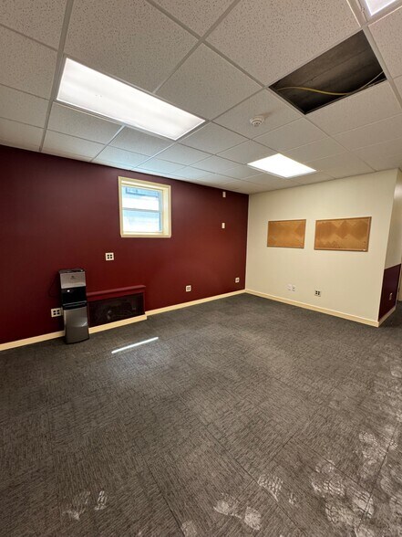 More Photos Of 15 Somerset Pl, Clifton Light Manufacturing For Lease