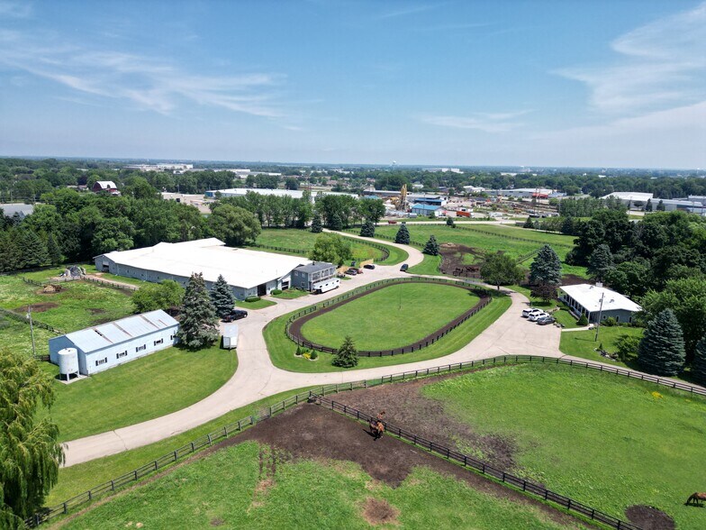 More Photos Of 136 Ferdinand St, Neenah Horse Stables For Sale