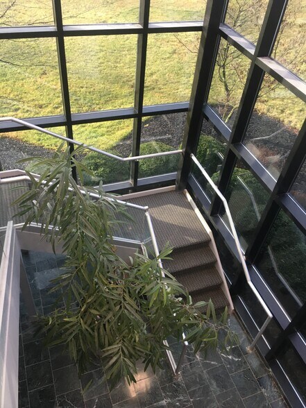 More Photos Of 69 Readington Rd, Branchburg Showroom For Lease