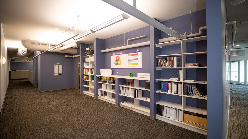 More Photos Of 3416 Lakeridge Pl NW, Rochester Office For Lease