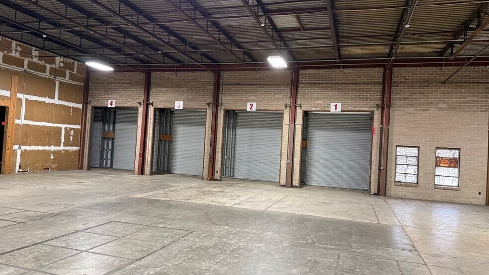 More Photos Of 1768 Industrial Rd, Dothan Warehouse For Sale
