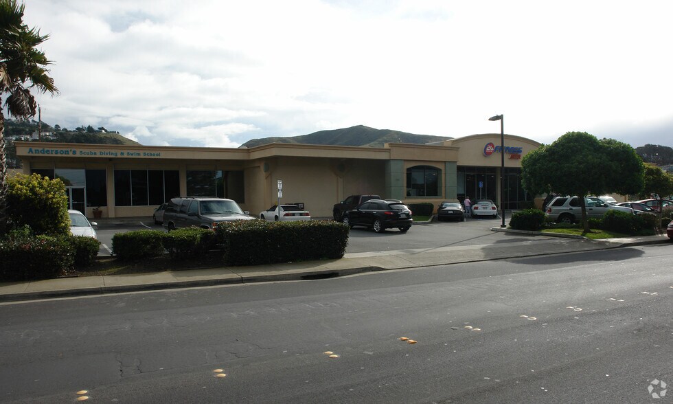More Photos Of 541-555 Oceana Blvd, Pacifica Freestanding For Lease