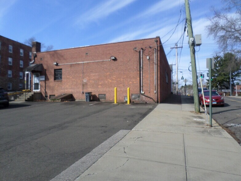 More Photos Of 1231 Whitney Ave, Hamden Storefront For Sale