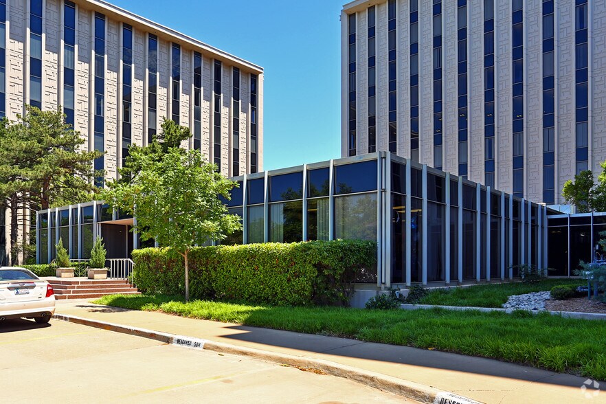 More Photos Of 2000 N Classen Blvd, Oklahoma City Office For Lease