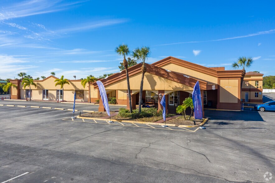 Primary Photo Of 8700 S Orange Blossom Trl, Orlando Hotel For Sale