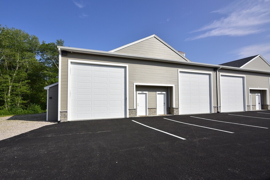 More Photos Of 597 South County Trl, Exeter Flex For Sale