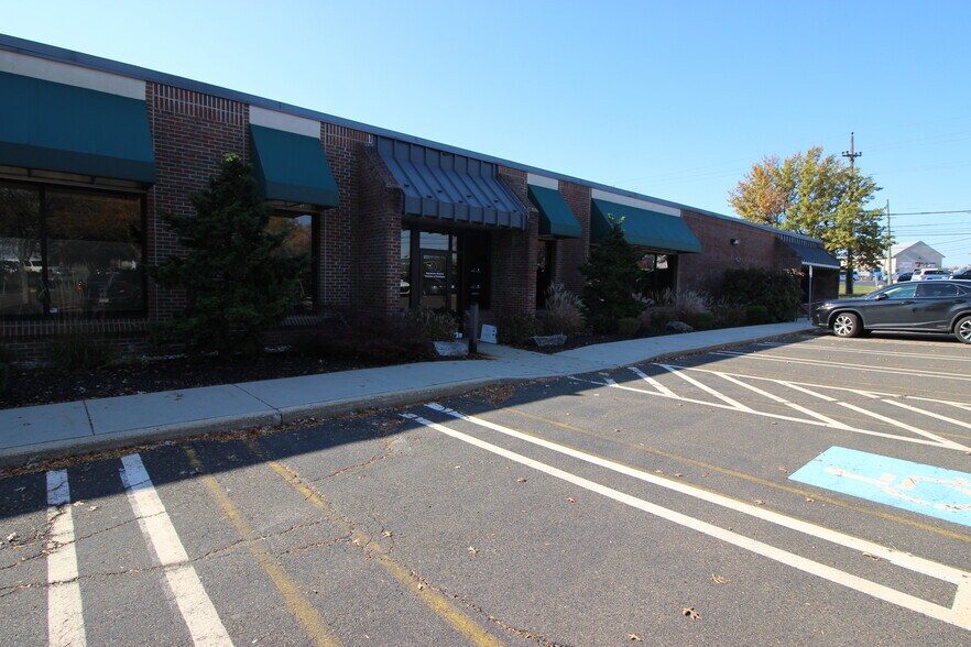 More Photos Of 735 Fitzwatertown Rd, Willow Grove Medical For Lease