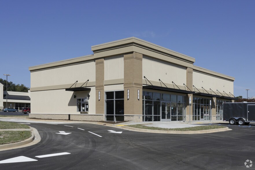 More Photos Of 2800-2898 Wade Hampton Blvd, Taylors Unknown For Lease