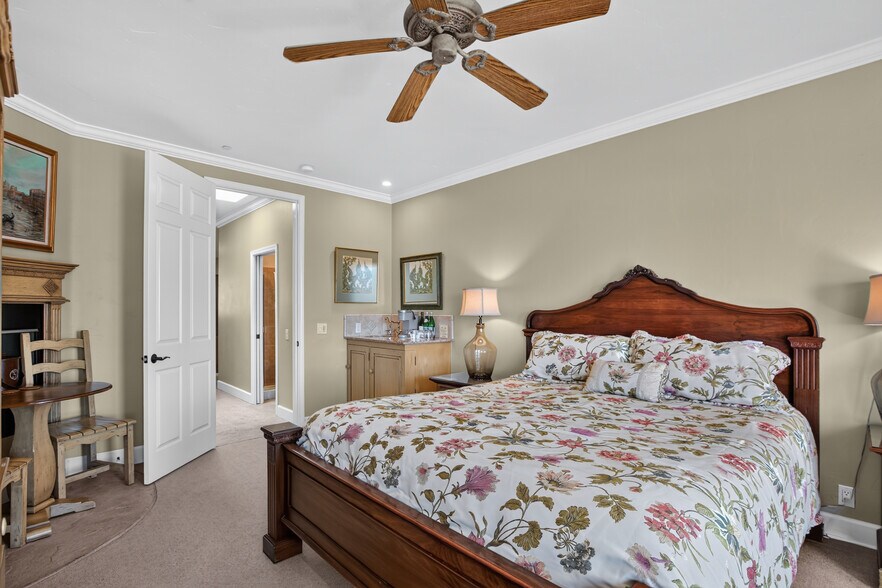 More Photos Of 95 S Ocean Ave, Cayucos Hospitality For Sale