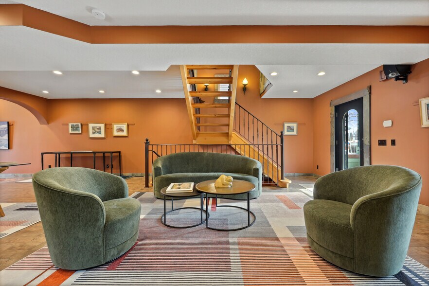 More Photos Of 1220 10 Av SE, Calgary Office For Sale