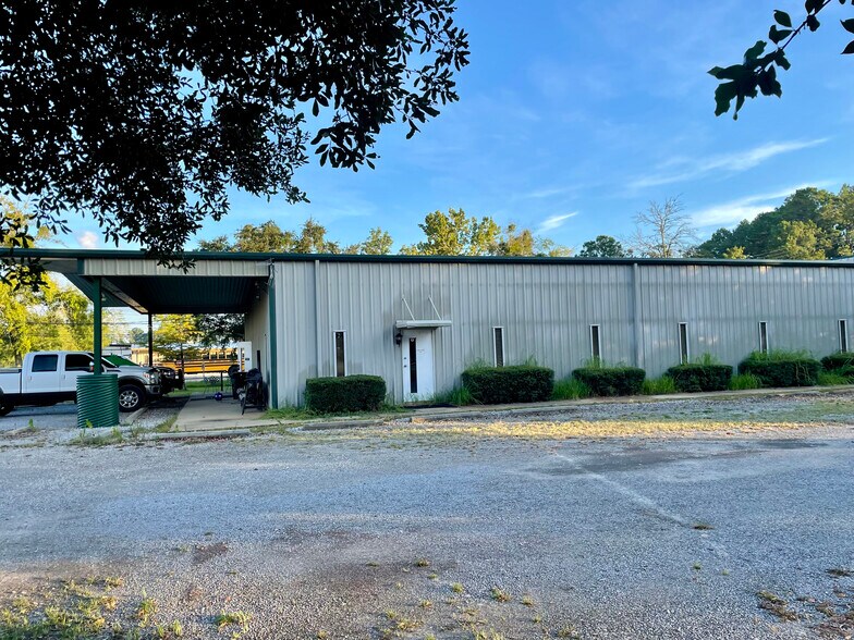 More Photos Of 3221 Anton St, Mobile Contractor Storage Yard For Sale