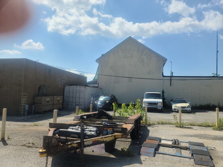 More Photos Of 5808 York Rd, Baltimore Office For Sale