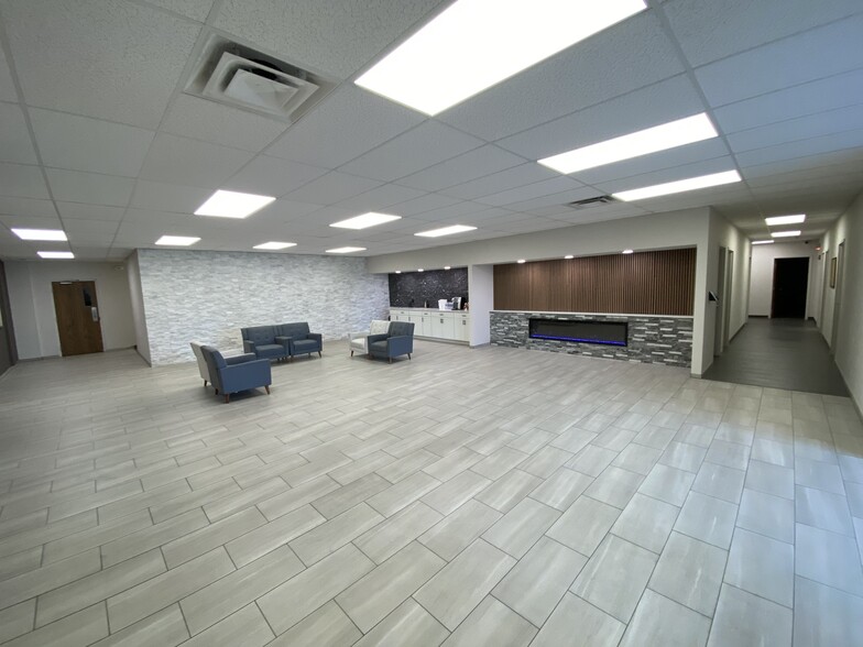 More Photos Of 2345 Southwest Blvd, Grove City Warehouse For Lease