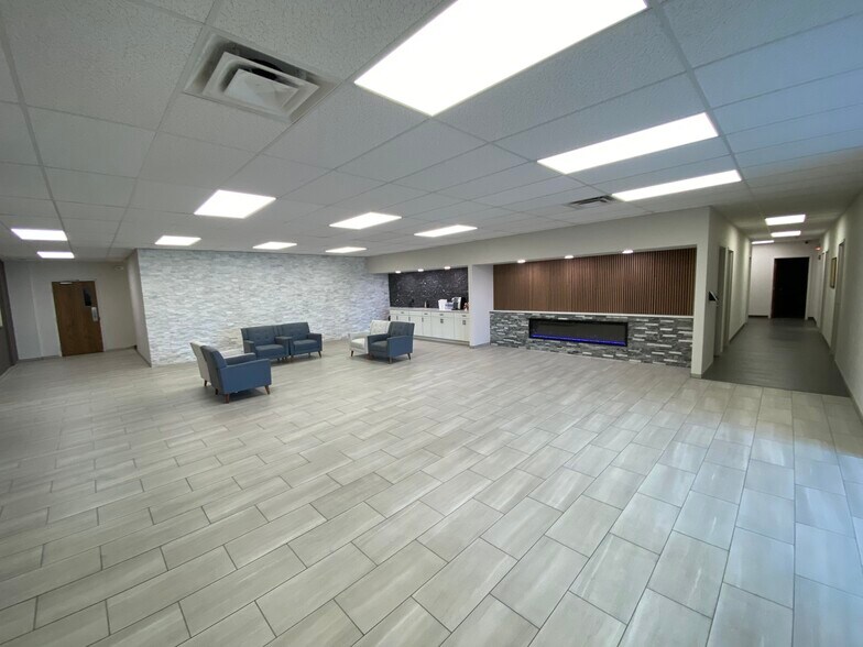 More Photos Of 2345 Southwest Blvd, Grove City Warehouse For Lease