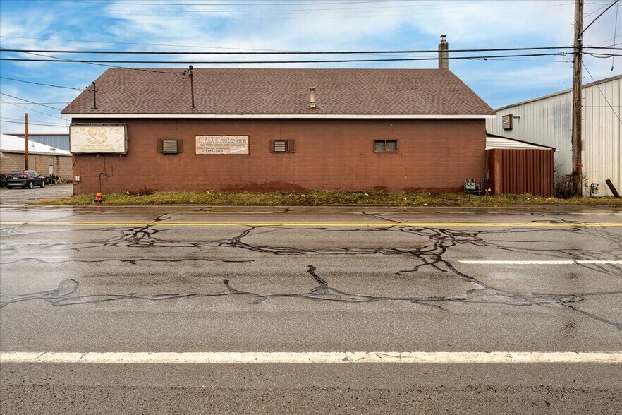 More Photos Of 2600 Duss Ave, Ambridge Unknown For Sale