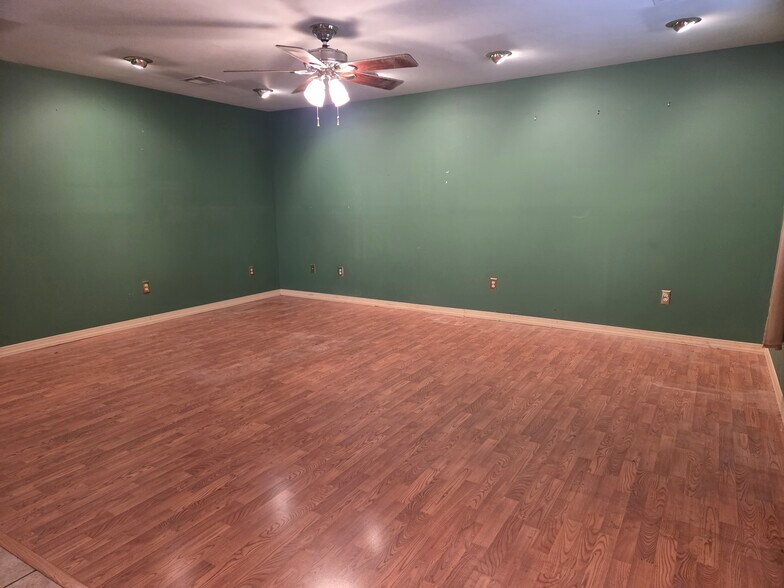 More Photos Of 5A High St, Matawan Specialty For Sale