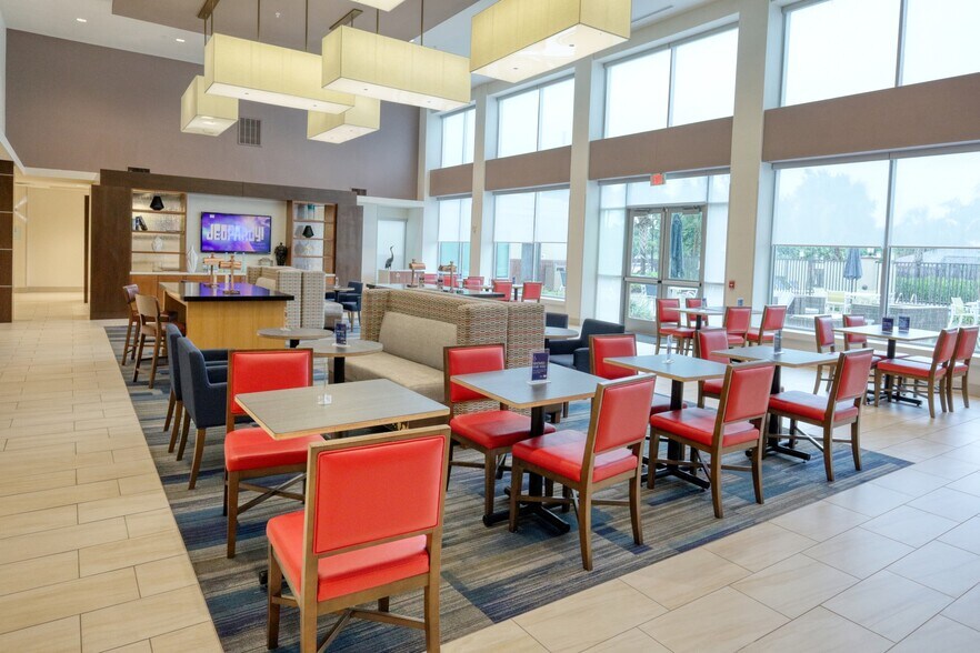 More Photos Of 10520 Huffmeister Rd, Houston Hotel For Sale