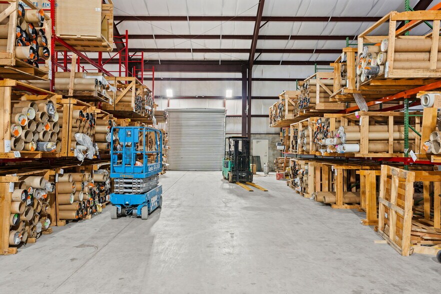 More Photos Of 585 Commonwealth Blvd, Port Orange Manufacturing For Sale