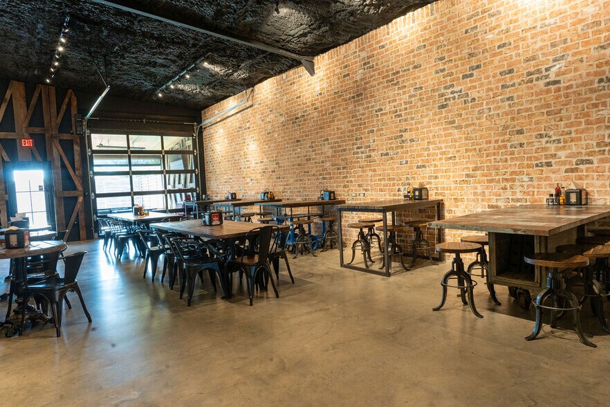 More Photos Of 609 Avenue H, Shallowater Auto Repair For Sale