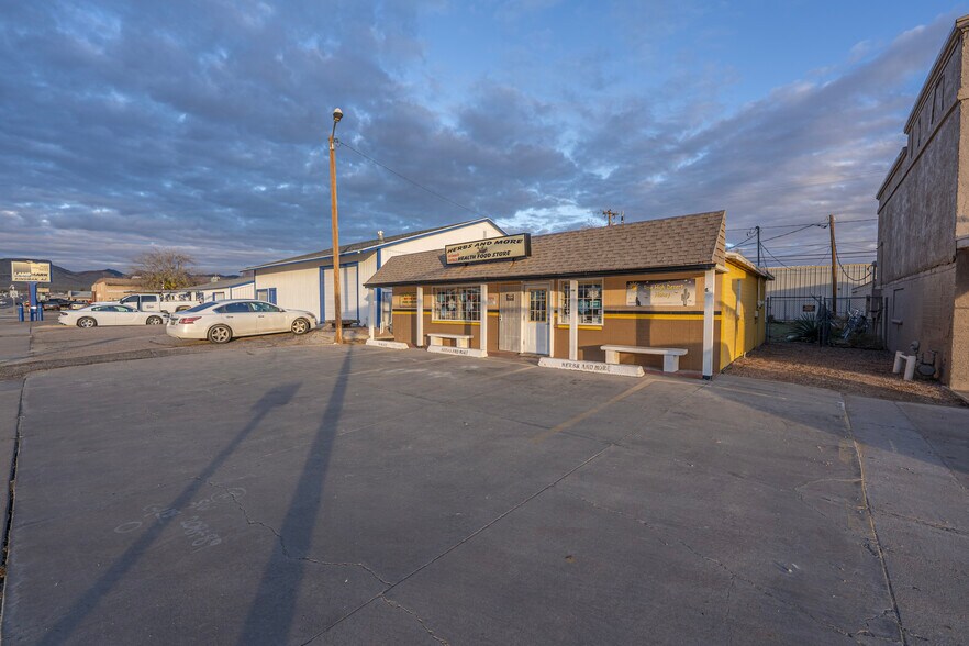 Primary Photo Of 2565 E Northern Ave, Kingman General Retail For Sale