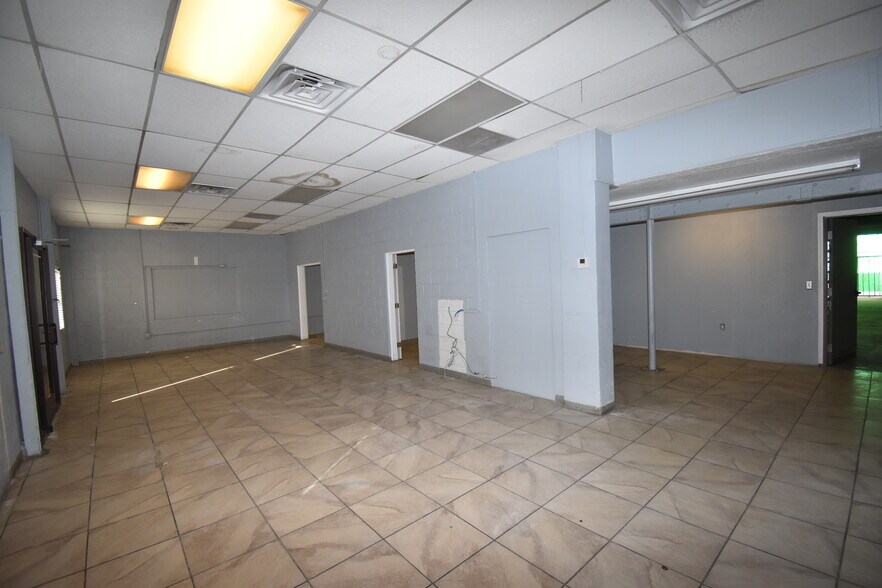 More Photos Of 410 Santa Fe St, El Paso Freestanding For Lease
