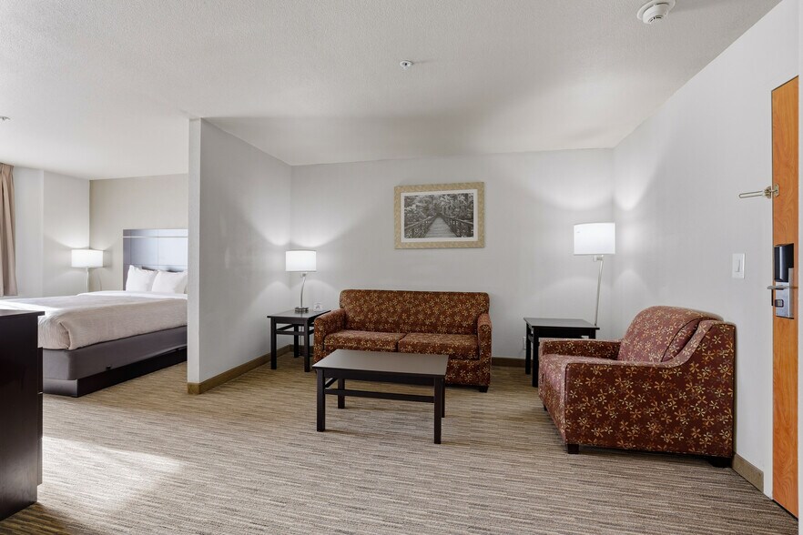 More Photos Of 1575 S Meridian Rd, Meridian Hotel For Sale