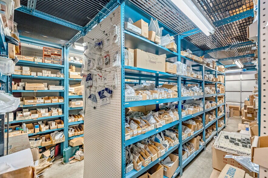 More Photos Of 750 Oakdale Rd, Toronto Flex For Sale