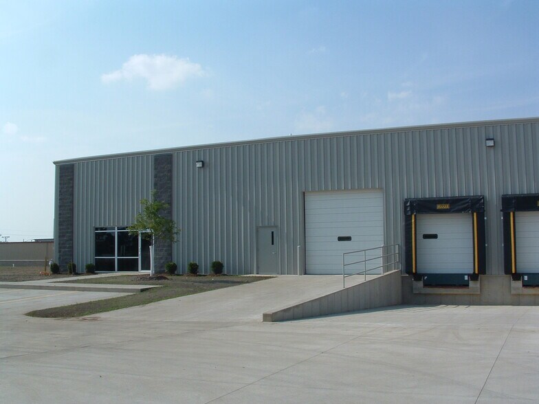 More Photos Of 6540 4th St SW, Cedar Rapids Warehouse For Lease