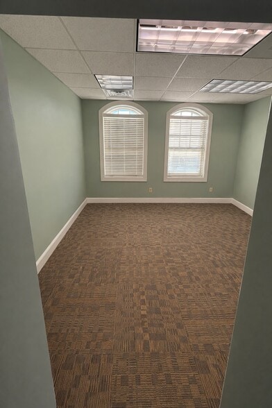 More Photos Of 61 N Main St, Branford Bank For Lease