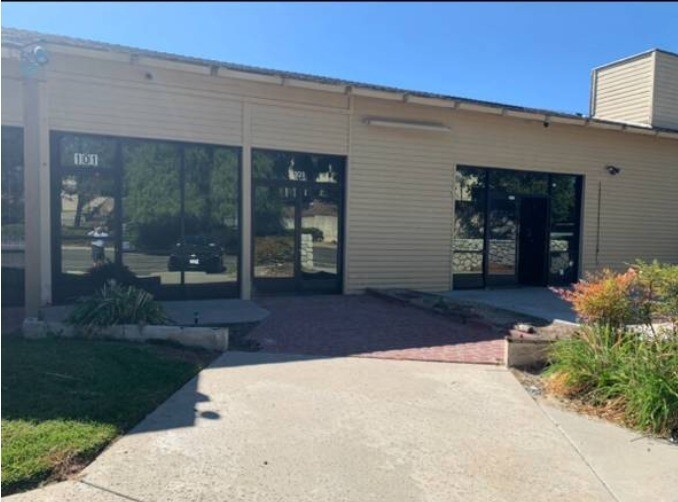 More Photos Of 27713 Jefferson Ave, Temecula General Retail For Sale