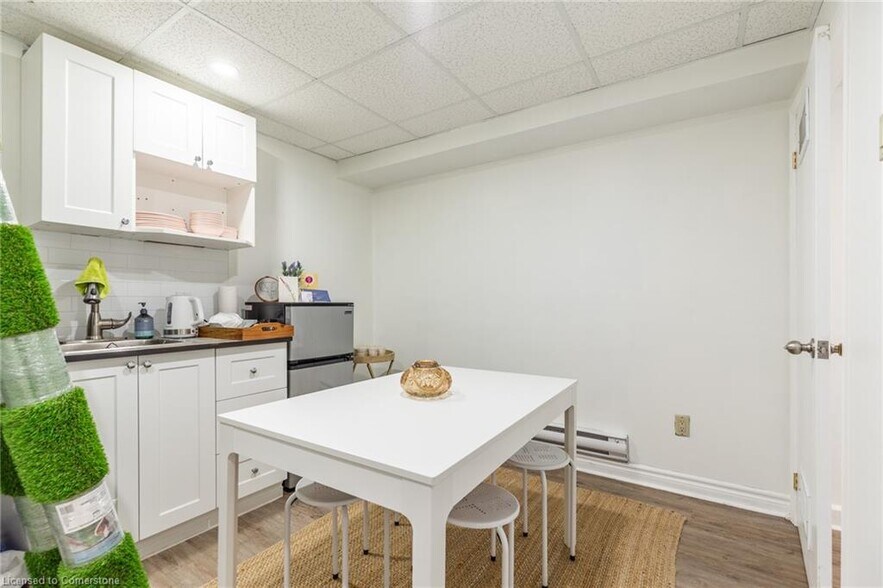 More Photos Of 21 Bold St, Hamilton Office Residential For Sale