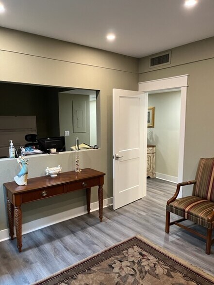 More Photos Of 321 Nokomis Ave S, Venice Medical For Lease