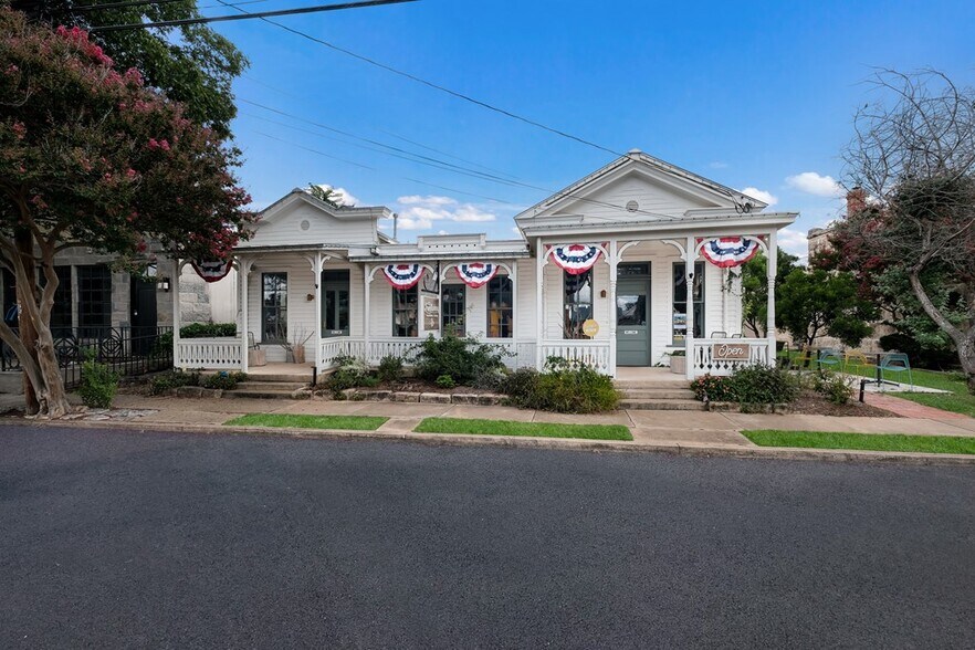 More Photos Of 632-636 High St, Comfort General Retail For Sale