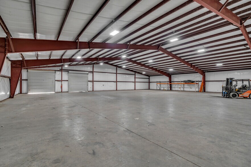 More Photos Of 368 Nike Rd, Jeffersonville Distribution For Sale