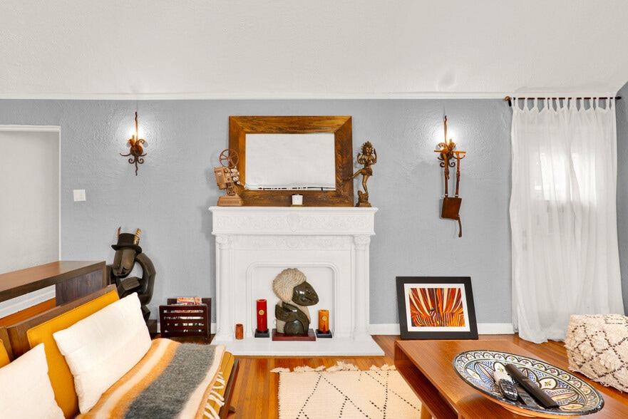 More Photos Of 811 N Citrus Ave, Los Angeles Multifamily For Sale