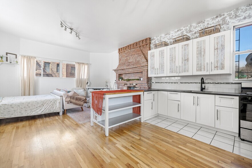 More Photos Of 867 Riverside Dr, New York Multifamily For Sale