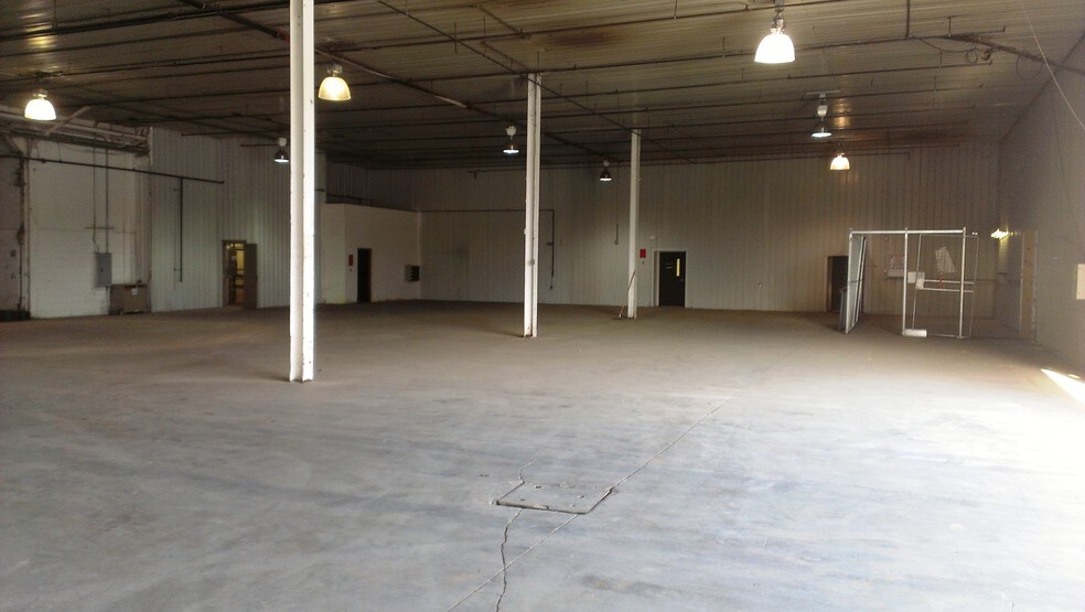 More Photos Of 217 S Belmont Ave, Indianapolis Warehouse For Lease