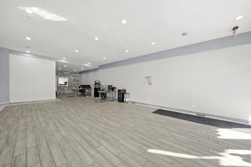 More Photos Of 2022-2026 W 95th St, Chicago Office Residential For Sale