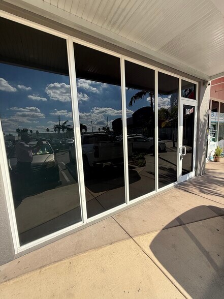 More Photos Of 13115 W Okeechobee Rd, Hialeah Storefront Retail Office For Lease