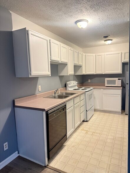 More Photos Of 285 S Chestnut St, Monrovia Apartments For Sale