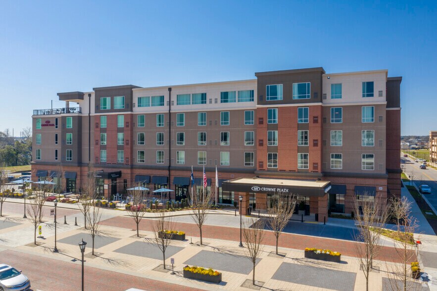 More Photos Of 1060 Center St, North Augusta Hotel For Sale