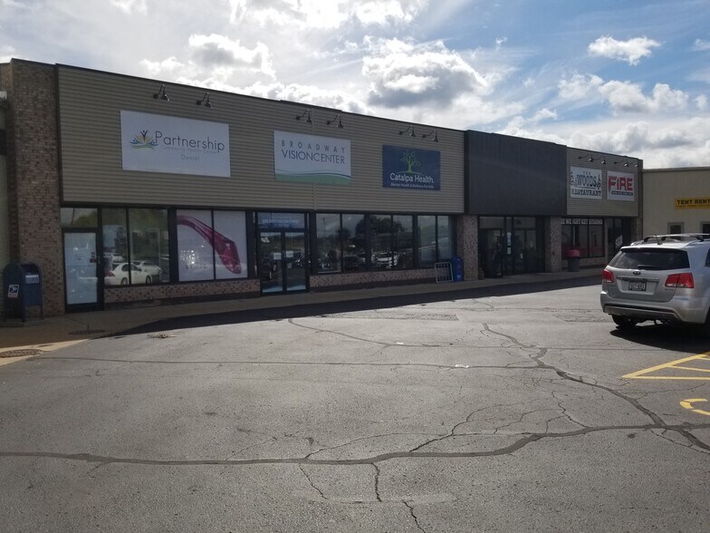 More Photos Of 809 W Fulton St, Waupaca Unknown For Lease