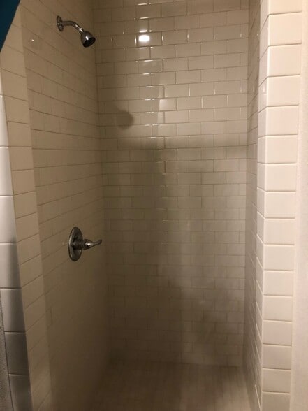 More Photos Of 12701 Lowden Ln, Manchaca Warehouse For Lease