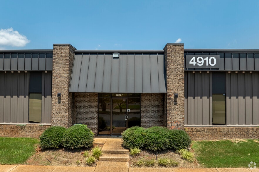 Primary Photo Of 4910 University Sq, Huntsville Unknown For Lease