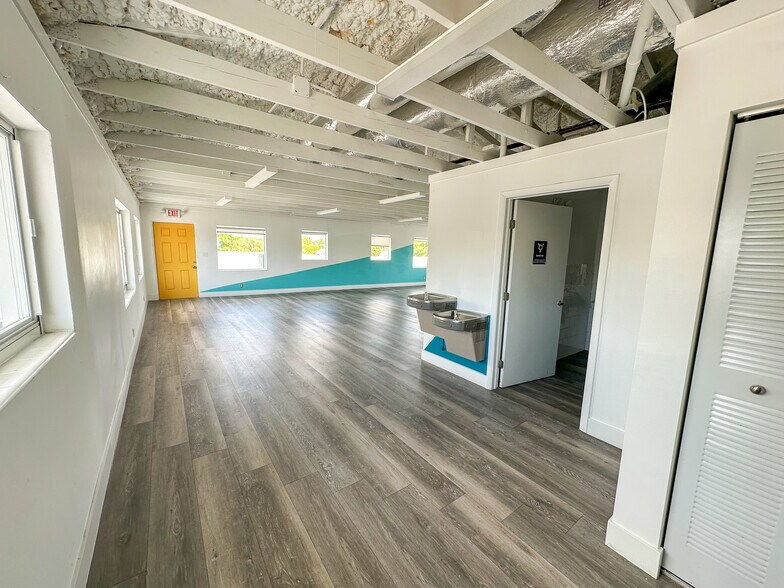 More Photos Of 702-706 NE 1st Ave, Fort Lauderdale Restaurant For Sale