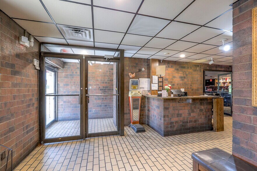 More Photos Of 330 E 135th St, Kansas City Restaurant For Sale