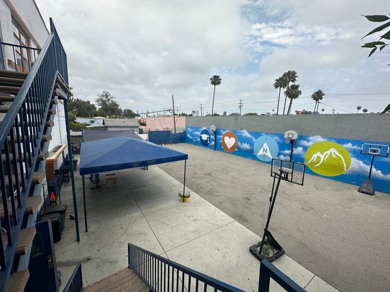 More Photos Of 1731 W Martin Luther King Jr Blvd, Los Angeles Schools For Lease