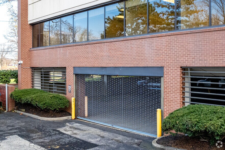 More Photos Of 901 Lincoln Dr W, Marlton Office For Lease