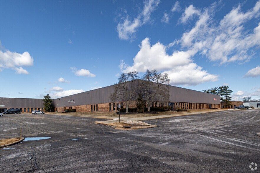 More Photos Of 60 Chapin Rd, Pine Brook Warehouse For Lease